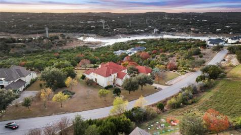 2814 Lakehurst Road Spicewood TX 78669