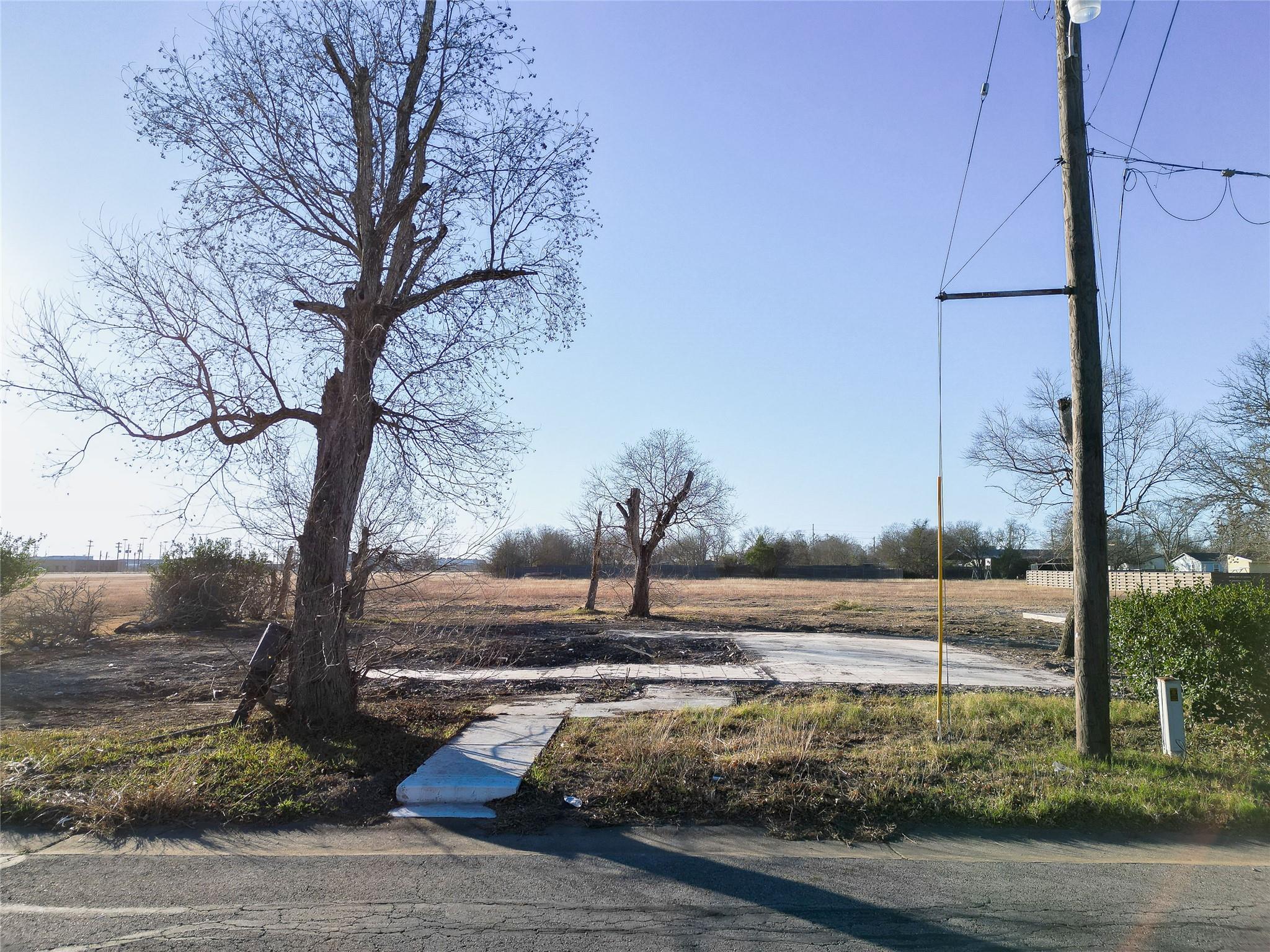 1414 Fifth Street Lockhart TX 78644