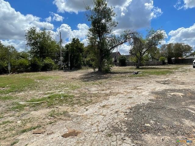 722 School Street Kenedy TX 78119