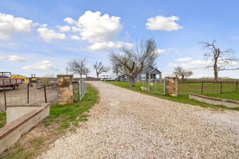1151 County Road 394 Hutto TX 78634