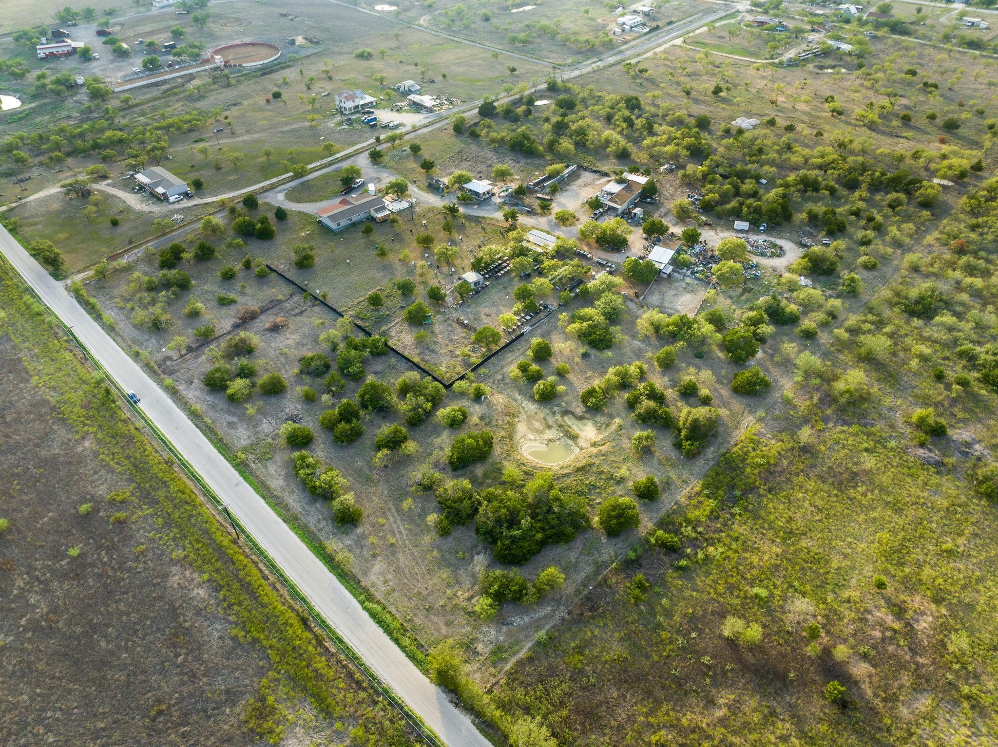 835 Tomahawk Trail Dale TX 78616