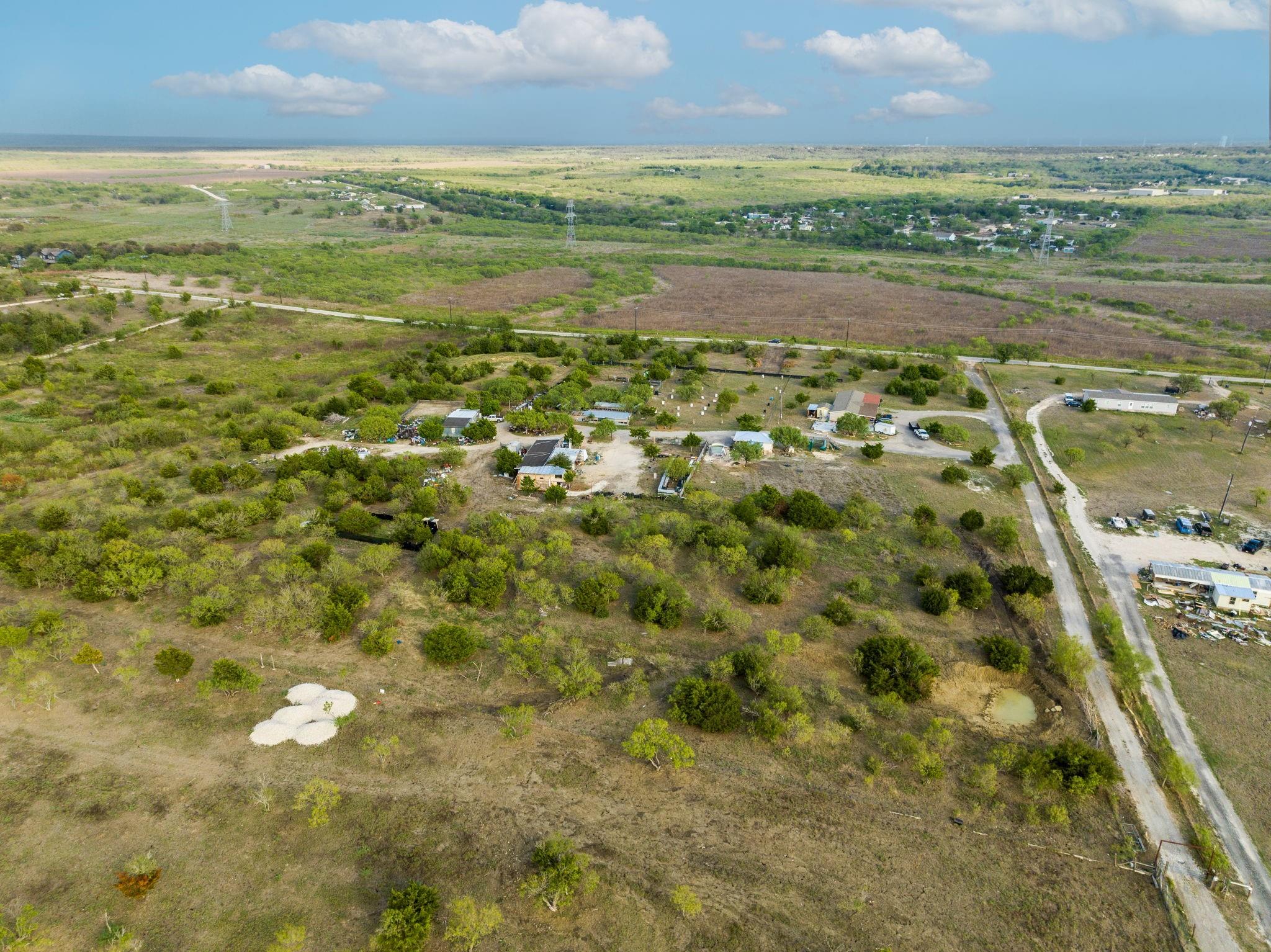 835 Tomahawk Trail Dale TX 78616