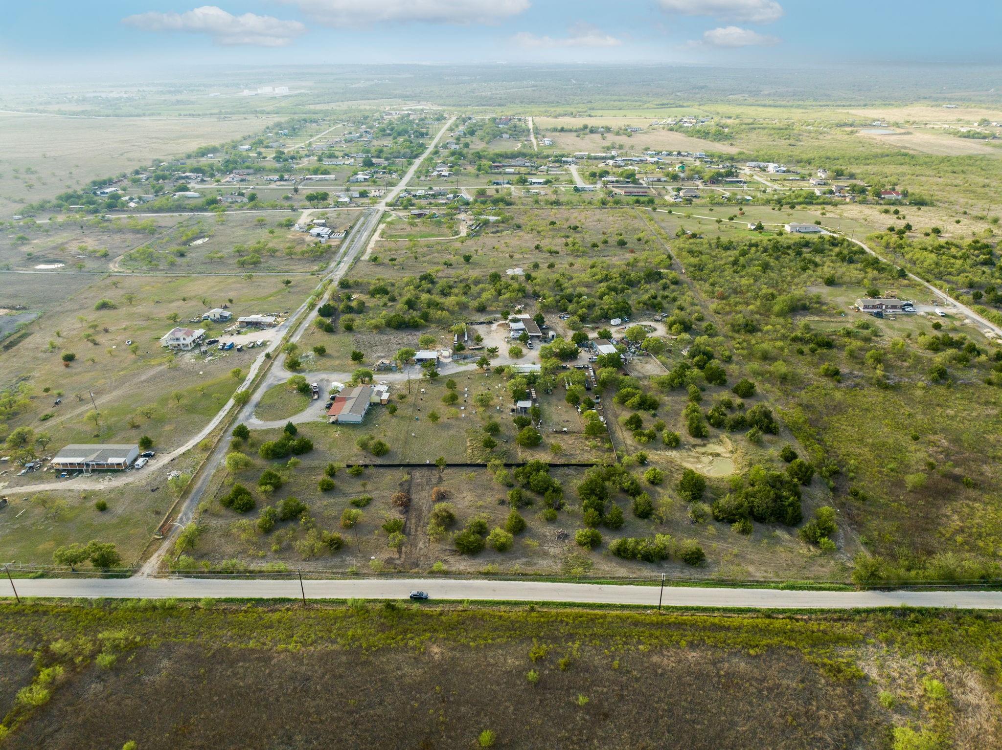 835 Tomahawk Trail Dale TX 78616
