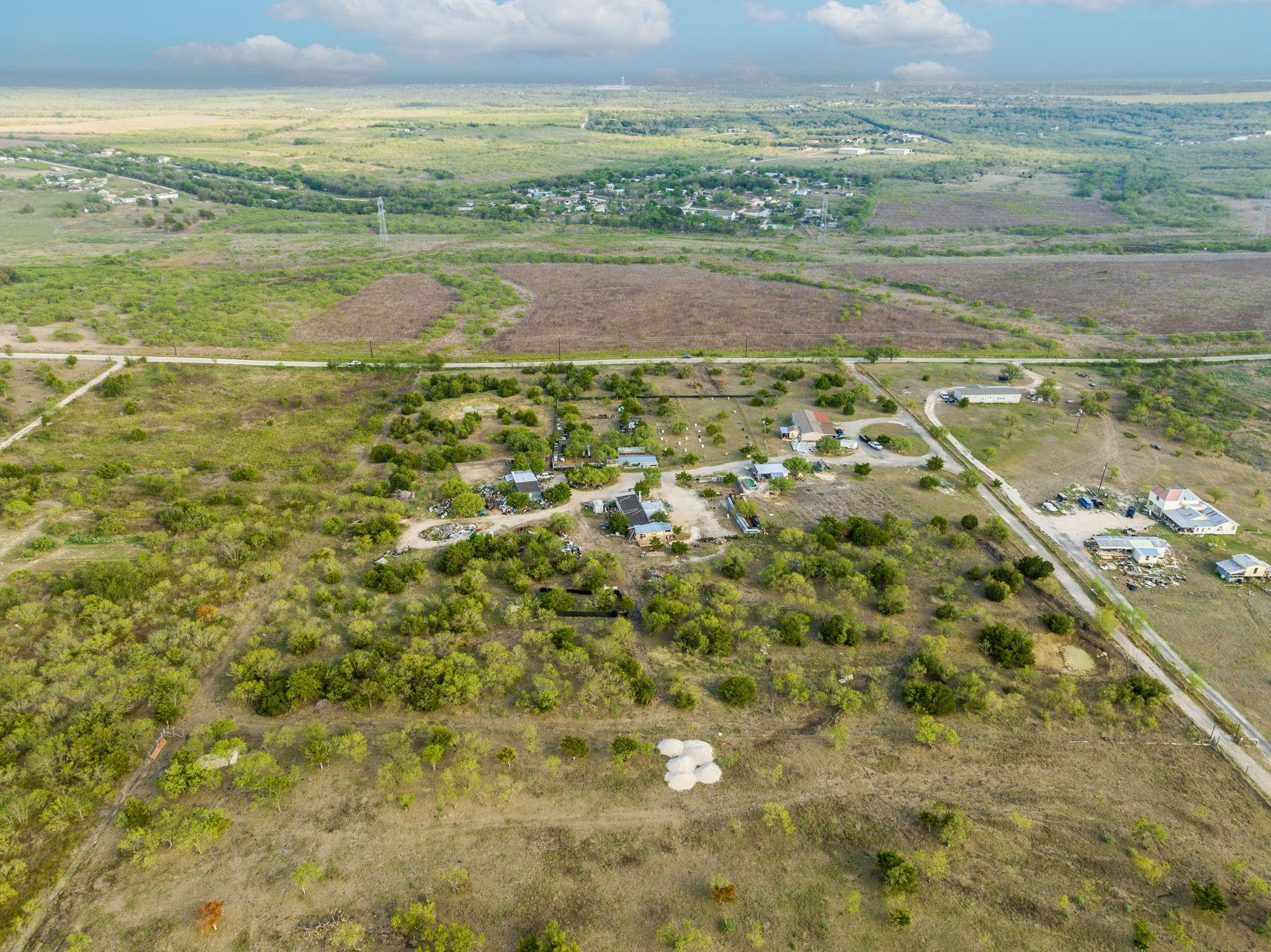 835 Tomahawk Trail Dale TX 78616