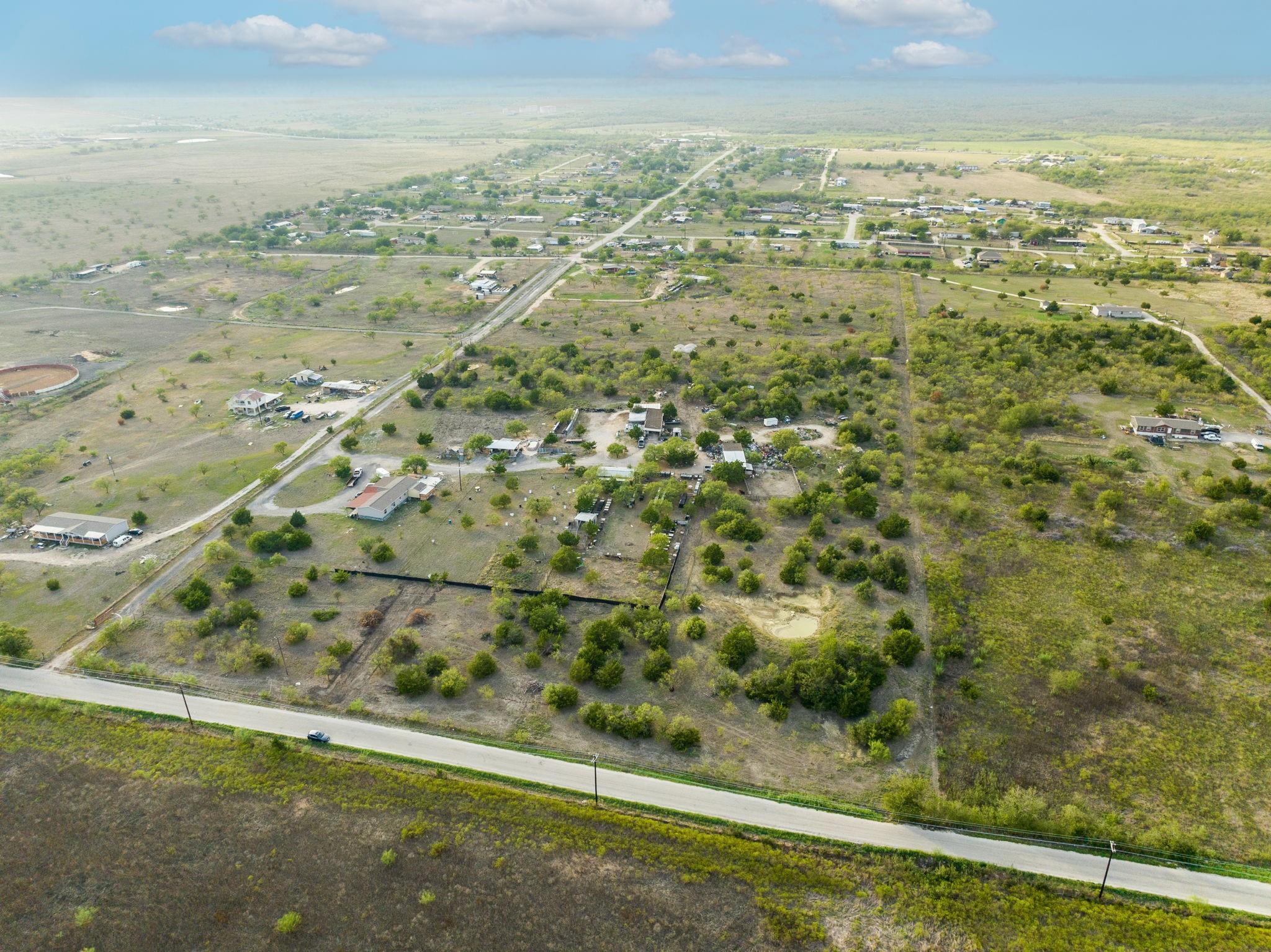 835 Tomahawk Trail Dale TX 78616