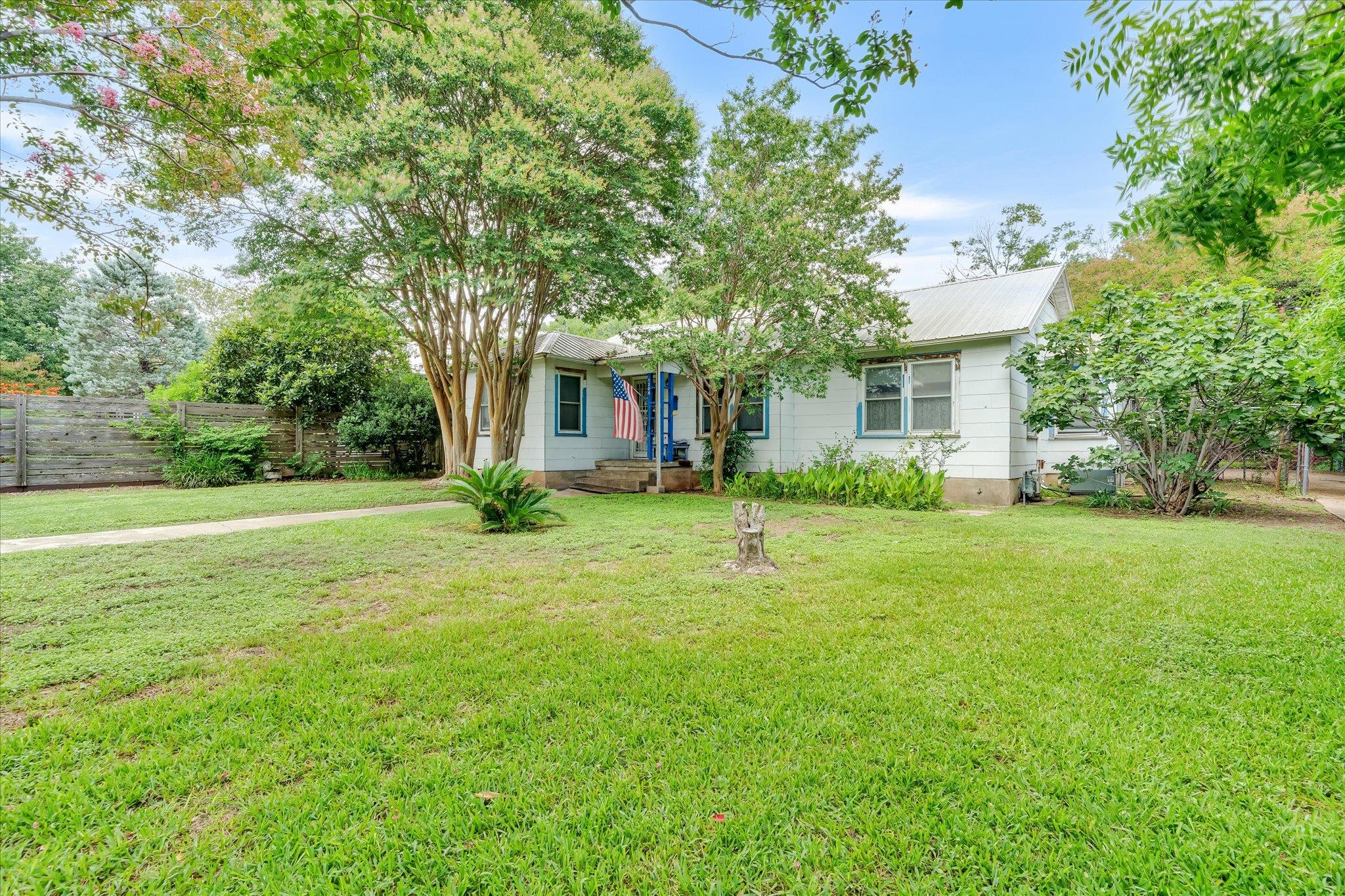 1206 Ruth Avenue Austin TX 78757