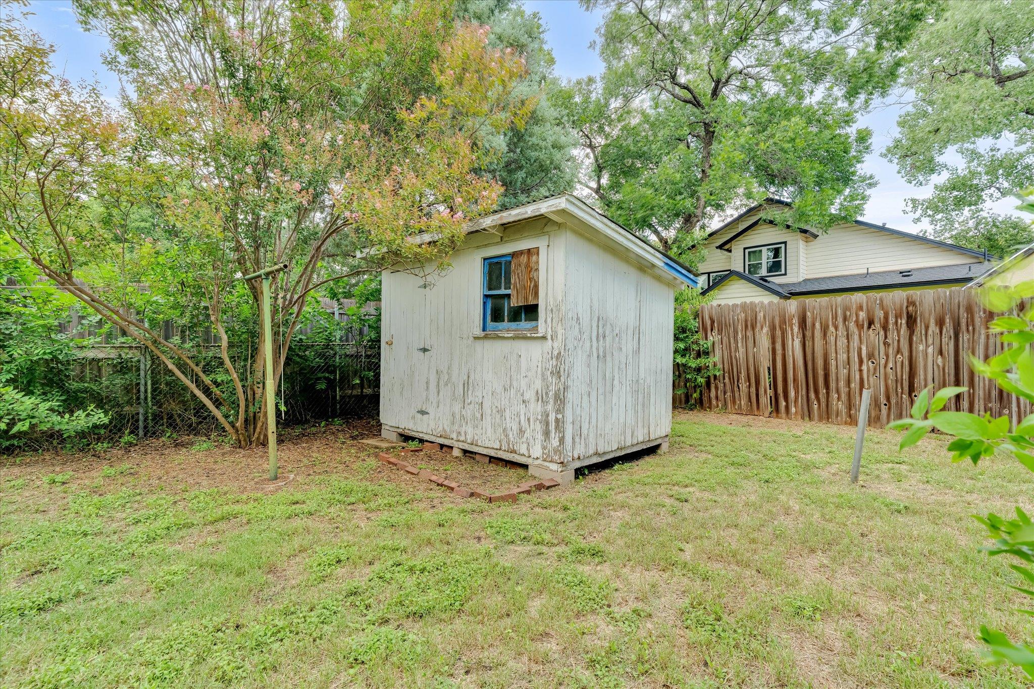 1206 Ruth Avenue Austin TX 78757