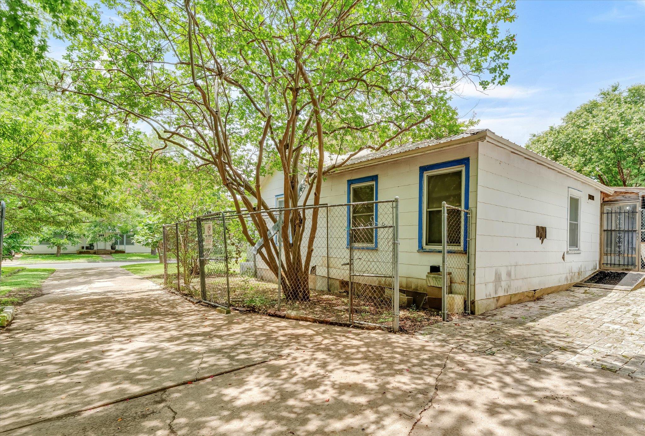 1206 Ruth Avenue Austin TX 78757