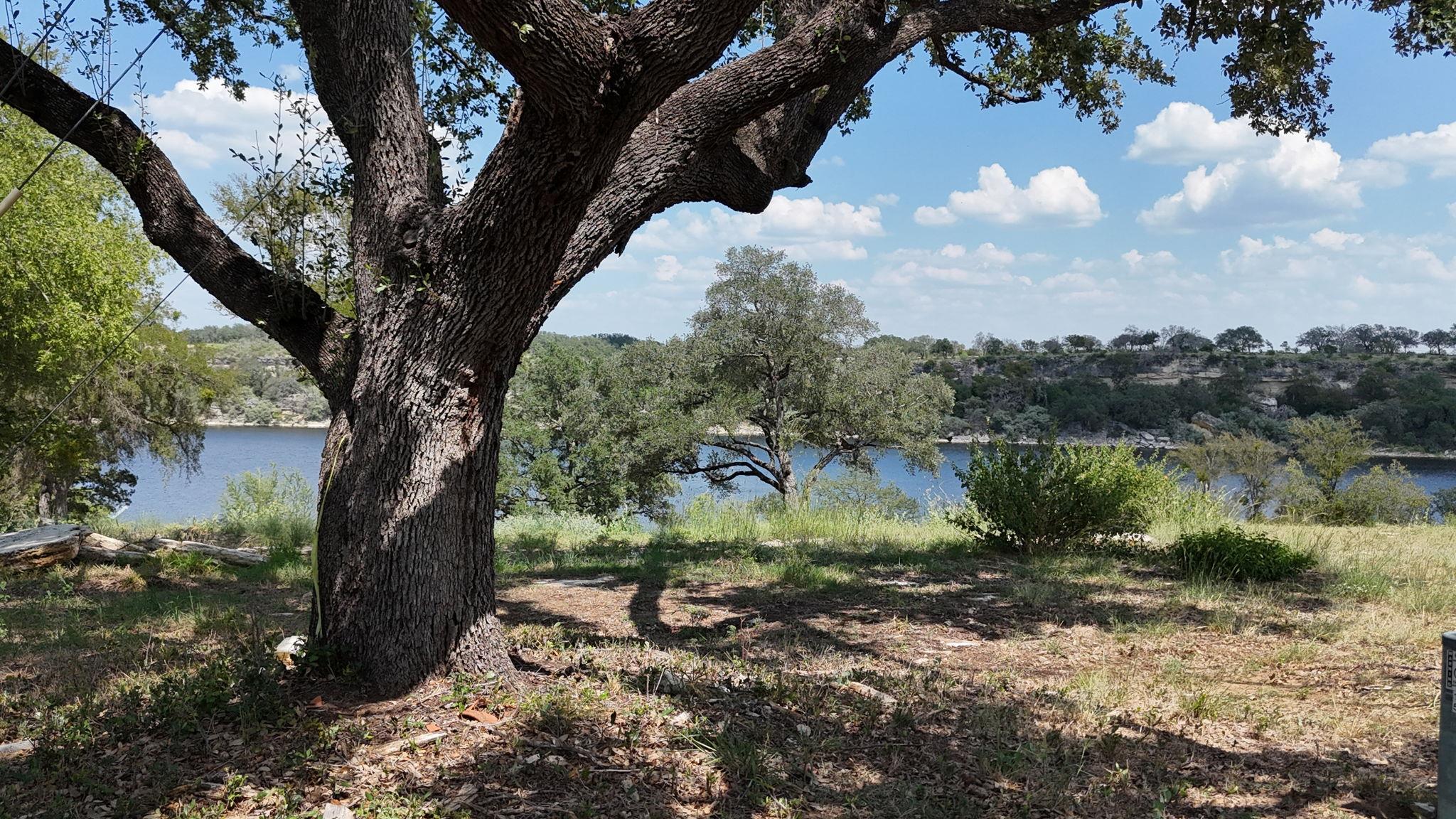 1013 Lake Shore Drive Spicewood TX 78669