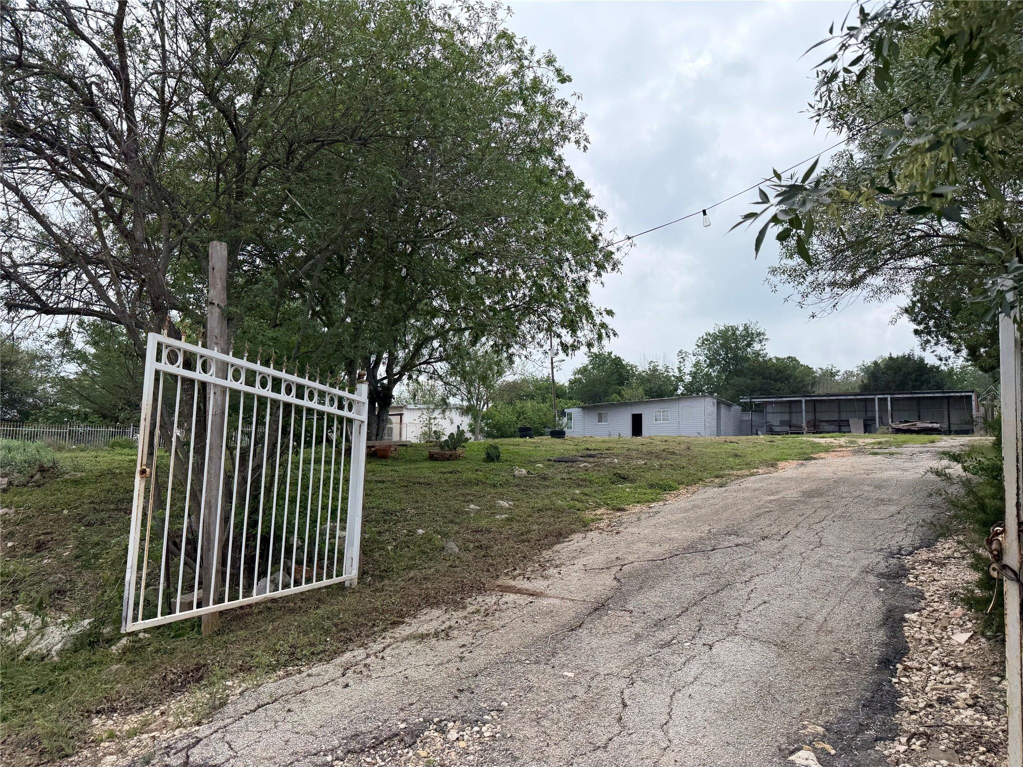 207 Cresthill Causeway Kyle TX 78640