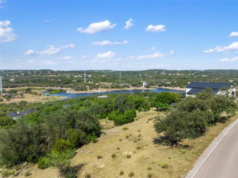 2804 Lakehurst Road Spicewood TX 78669