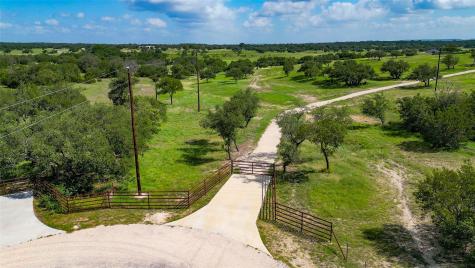 191 Pivot Circle Briggs TX 78608