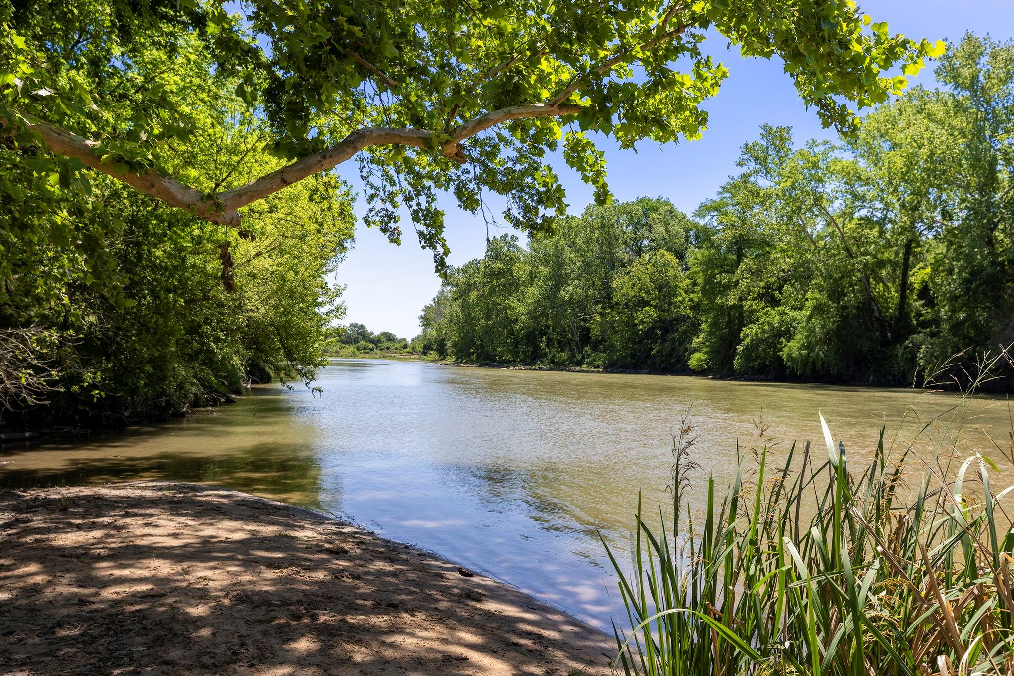 128 W Maunalua Drive Bastrop TX 78602
