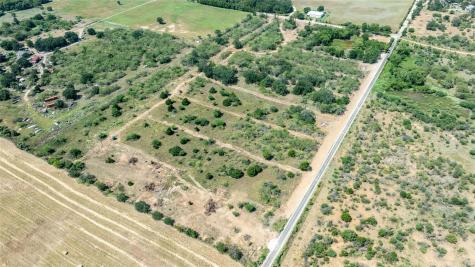 200 Tumbleweed Trail Dale TX 78616