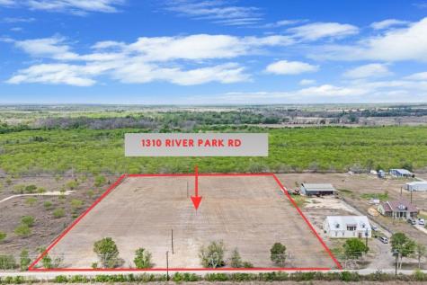 1310 River Park Road Luling TX 78648