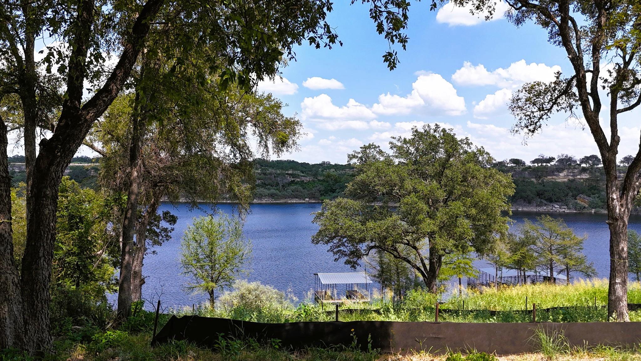 1015-1017 Lake Shore Lot 72&73 Drive Spicewood TX 78669