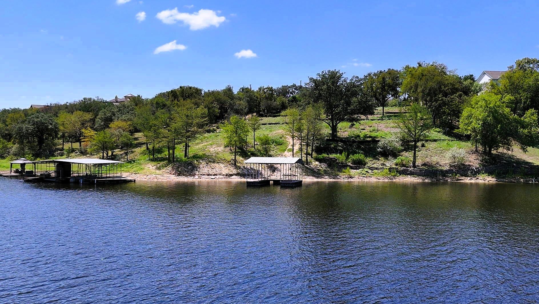 1015-1017 Lake Shore Lot 72&73 Drive Spicewood TX 78669