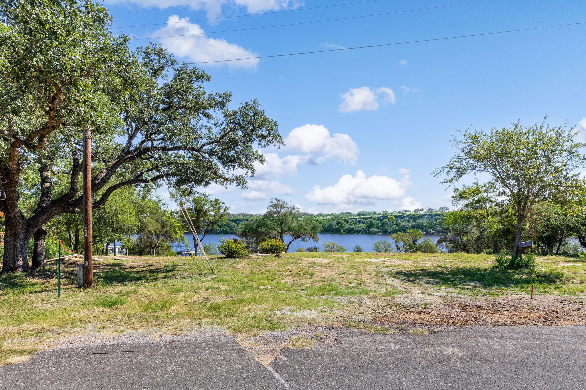 1015-1017 Lake Shore Lot 72&73 Drive Spicewood TX 78669