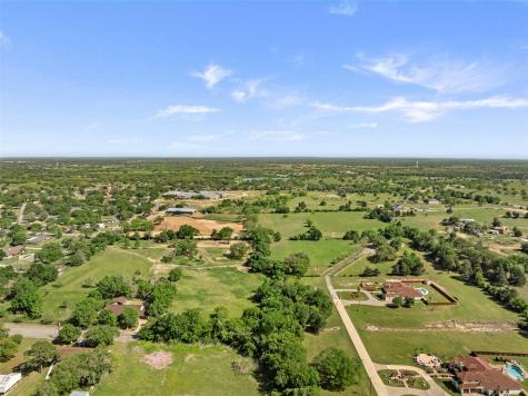 1010 E Industry Street Giddings TX 78942