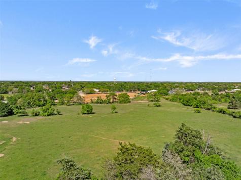 1010 E Industry Street Giddings TX 78942