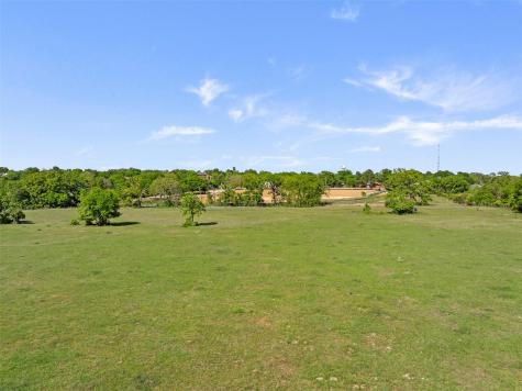 1010 E Industry Street Giddings TX 78942