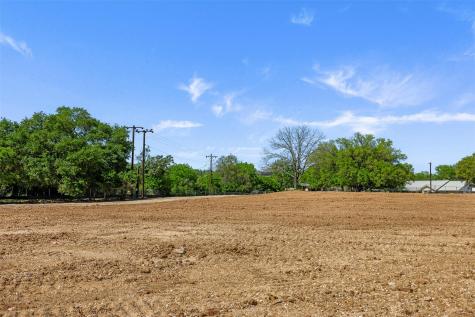 1010 E Industry Street Giddings TX 78942