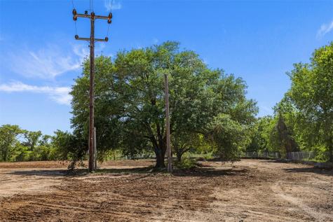 1010 E Industry Street Giddings TX 78942