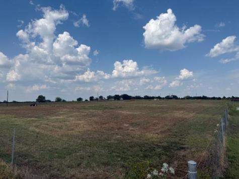 1079 Lomax Harmel Road Burton TX 77835