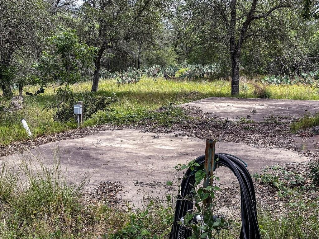 502 Robertson Road Smiley TX 78159