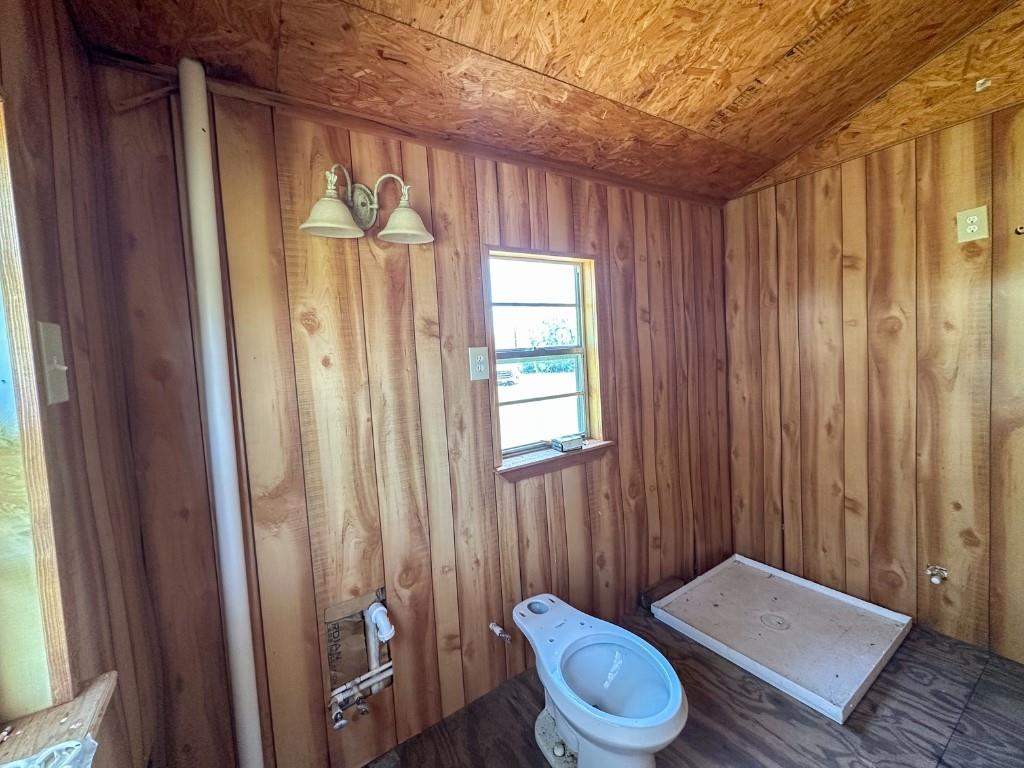 502 Robertson Road Smiley TX 78159