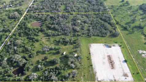 502 Robertson Road Smiley TX 78159