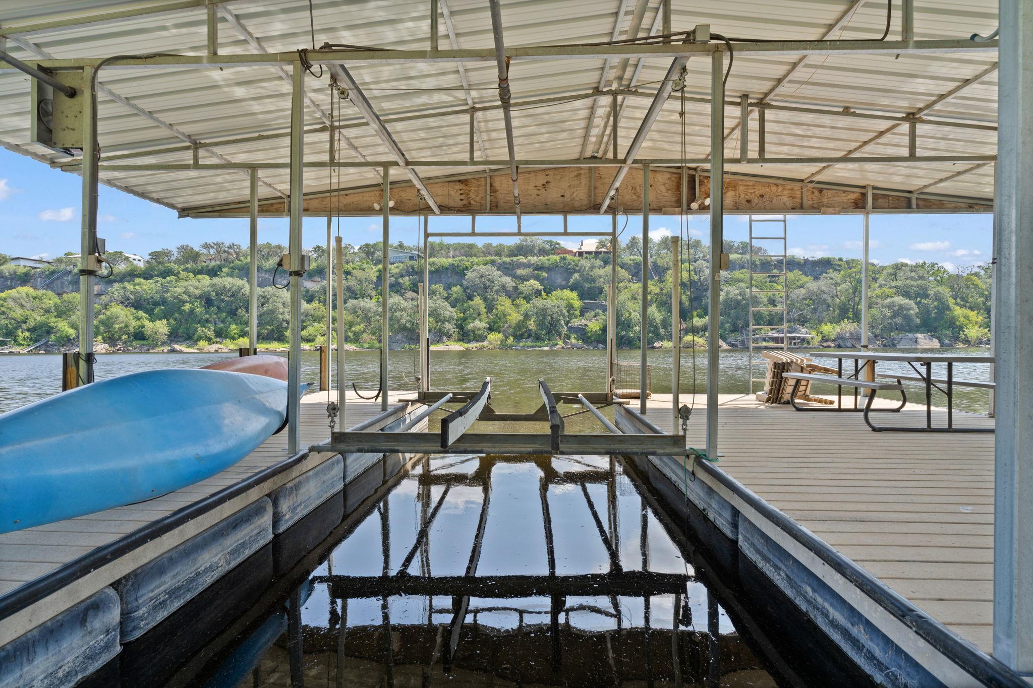 1517 Likeness Road Spicewood TX 78669