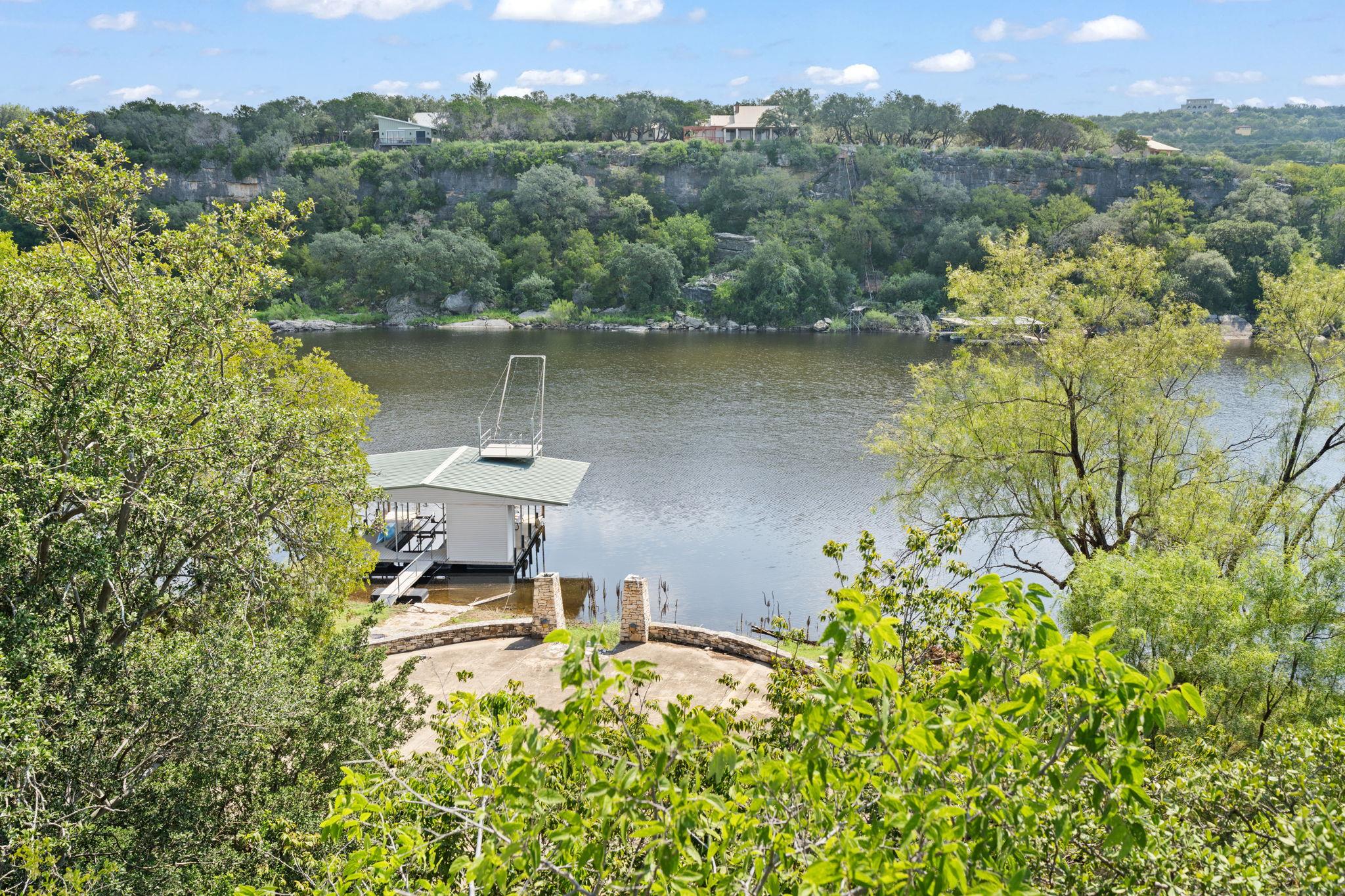 1517 Likeness Road Spicewood TX 78669
