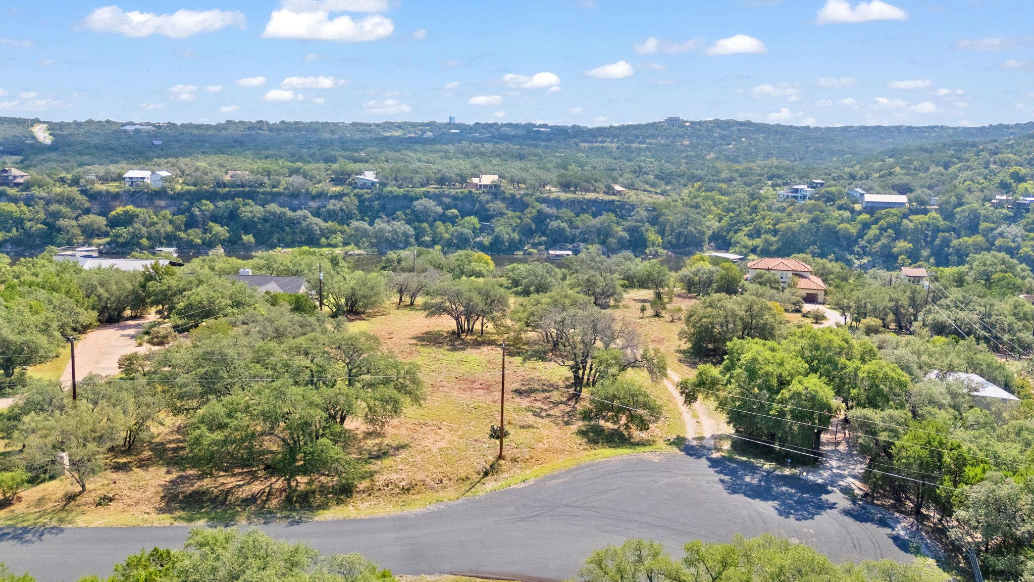 1517 Likeness Road Spicewood TX 78669