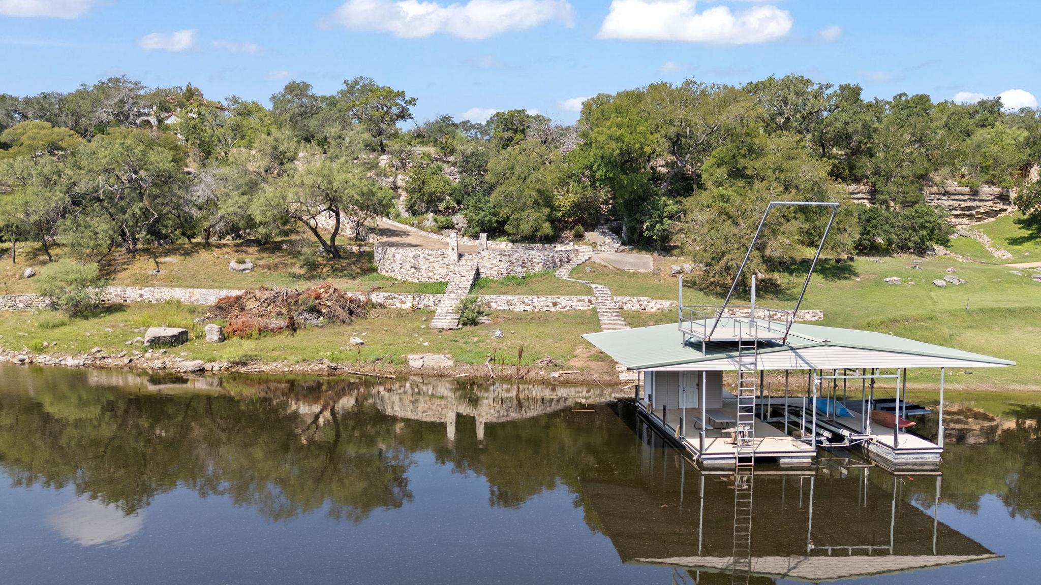 1517 Likeness Road Spicewood TX 78669