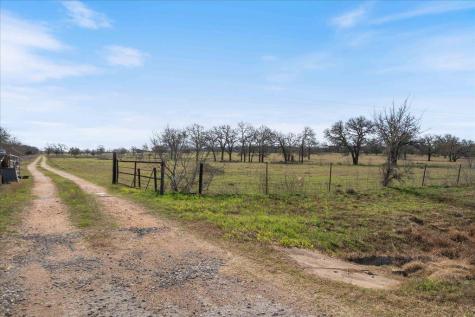 4504 State Highway 304 Rosanky TX 78953