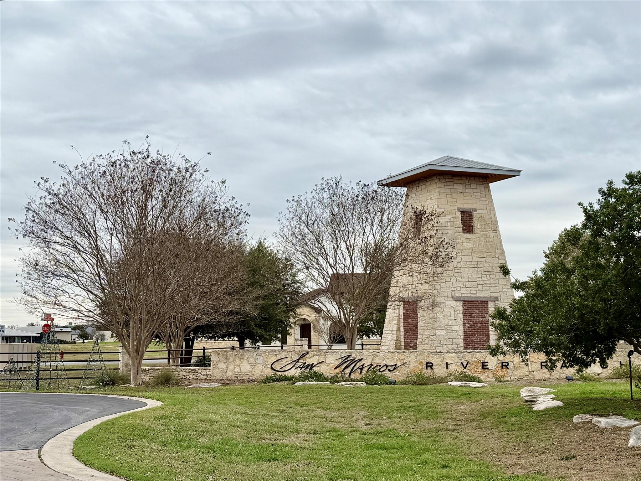 113 River Lake Lane Martindale TX 78108