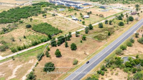 2063 N Magnolia Avenue Luling TX 78648