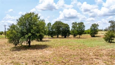2063 N Magnolia Avenue Luling TX 78648