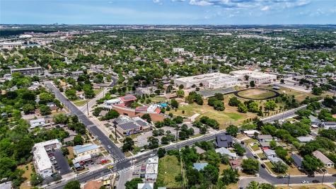 1405 Rosewood Avenue Austin TX 78702