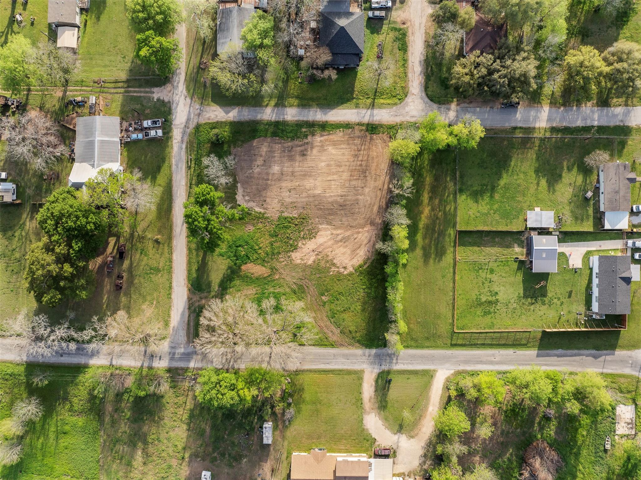 320 Douglas Street Lexington TX 78947