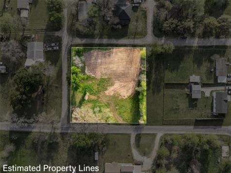320 Douglas Street Lexington TX 78947