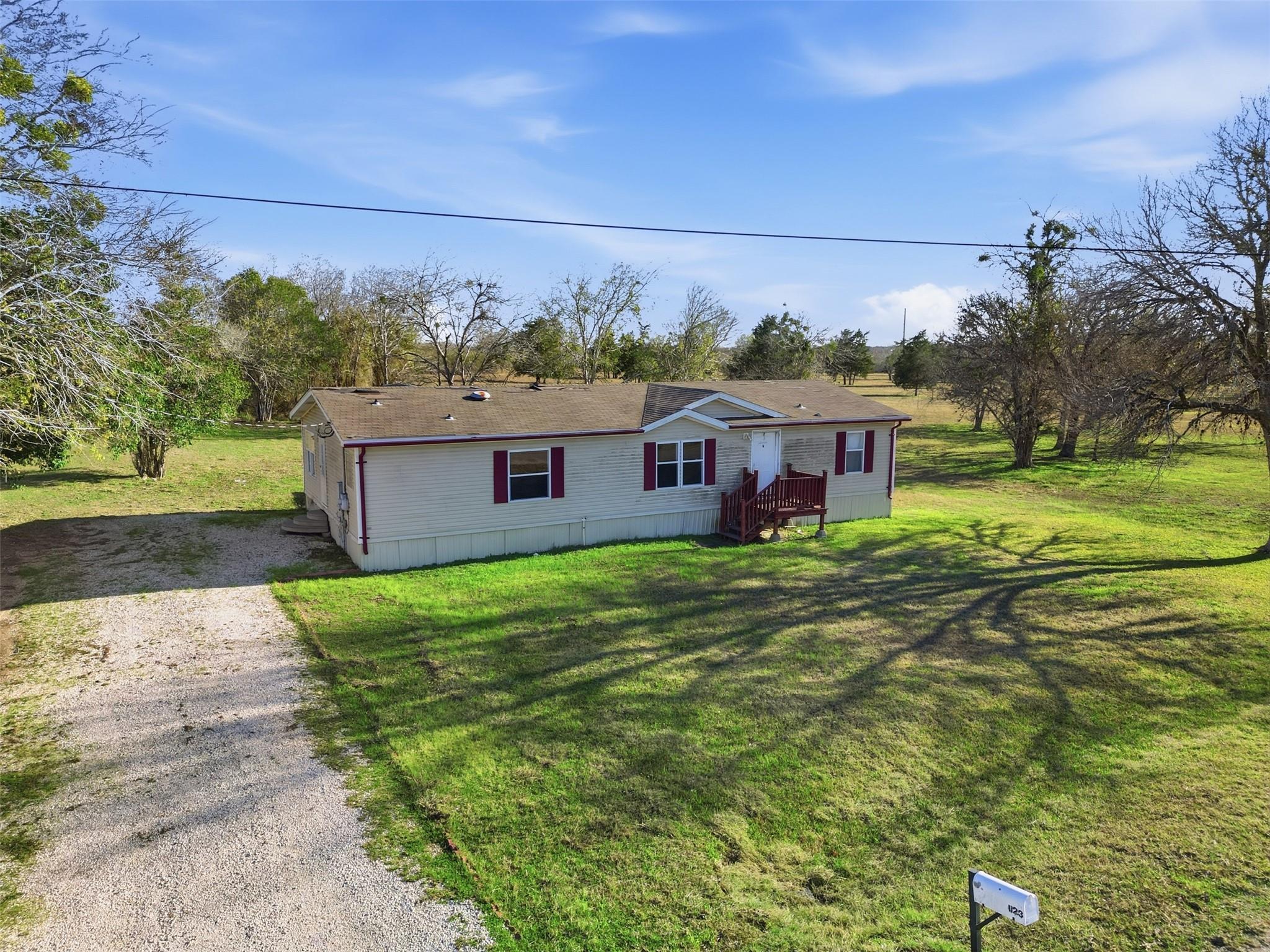 1123 Dunn Street Yoakum TX 77995