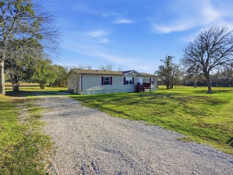 1123 Dunn Street Yoakum TX 77995