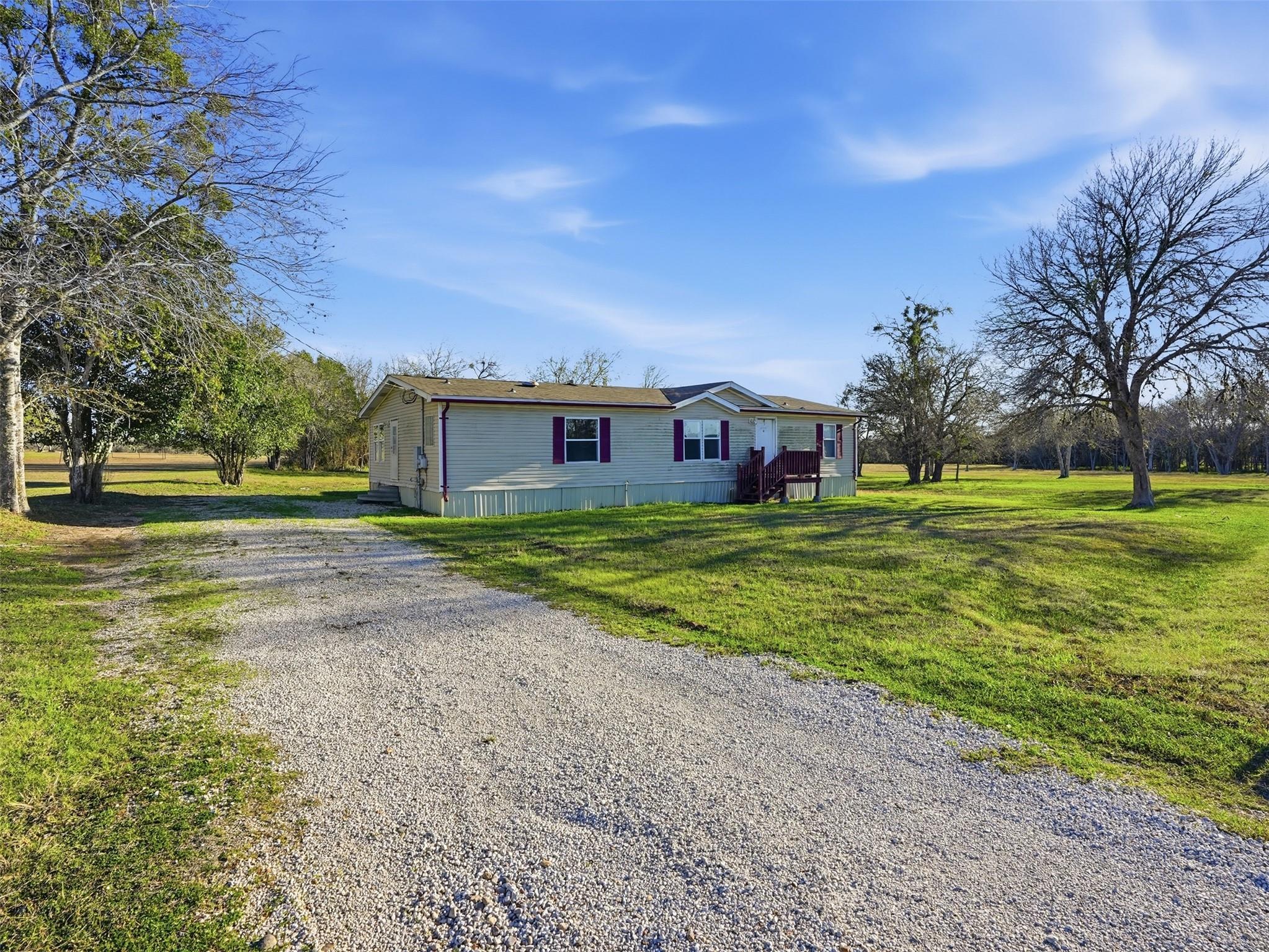 1123 Dunn Street Yoakum TX 77995