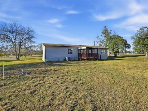 1123 Dunn Street Yoakum TX 77995