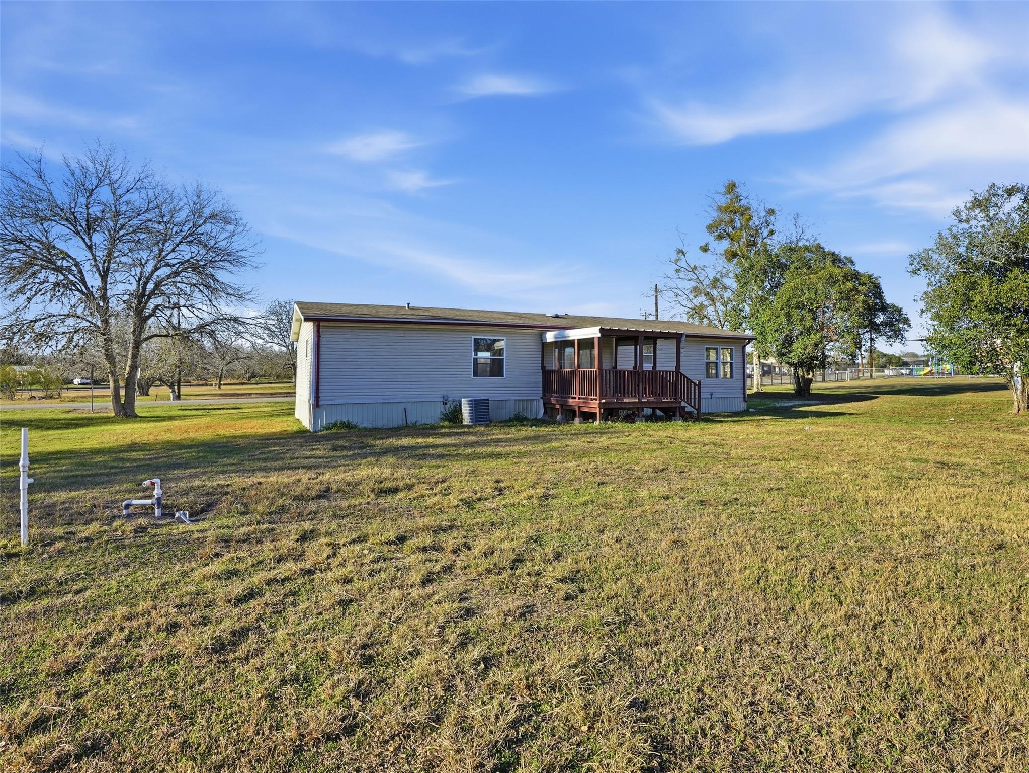 1123 Dunn Street Yoakum TX 77995