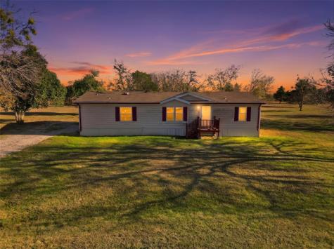 1123 Dunn Street Yoakum TX 77995