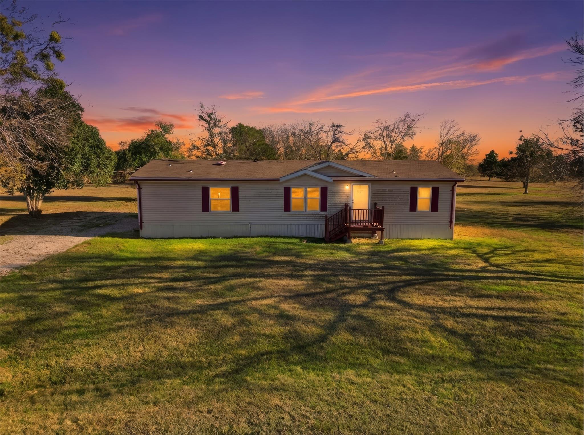 1123 Dunn Street Yoakum TX 77995