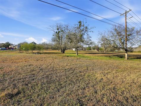 1123 Dunn Street Yoakum TX 77995